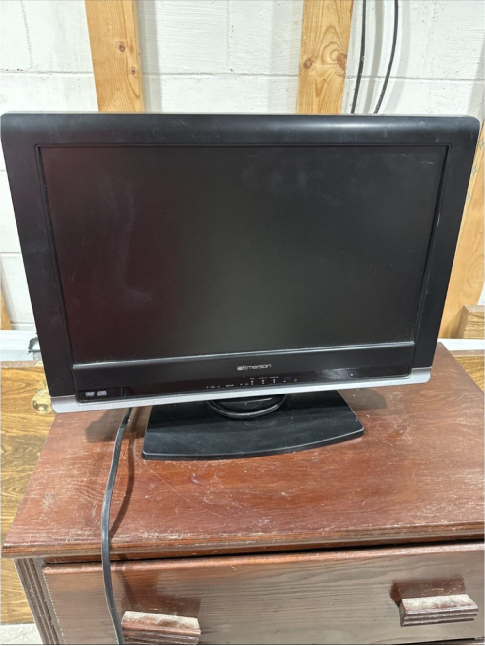 Emerson LCD Television Model LC195EMX with A Screen Size of 19 Inches. No Remote